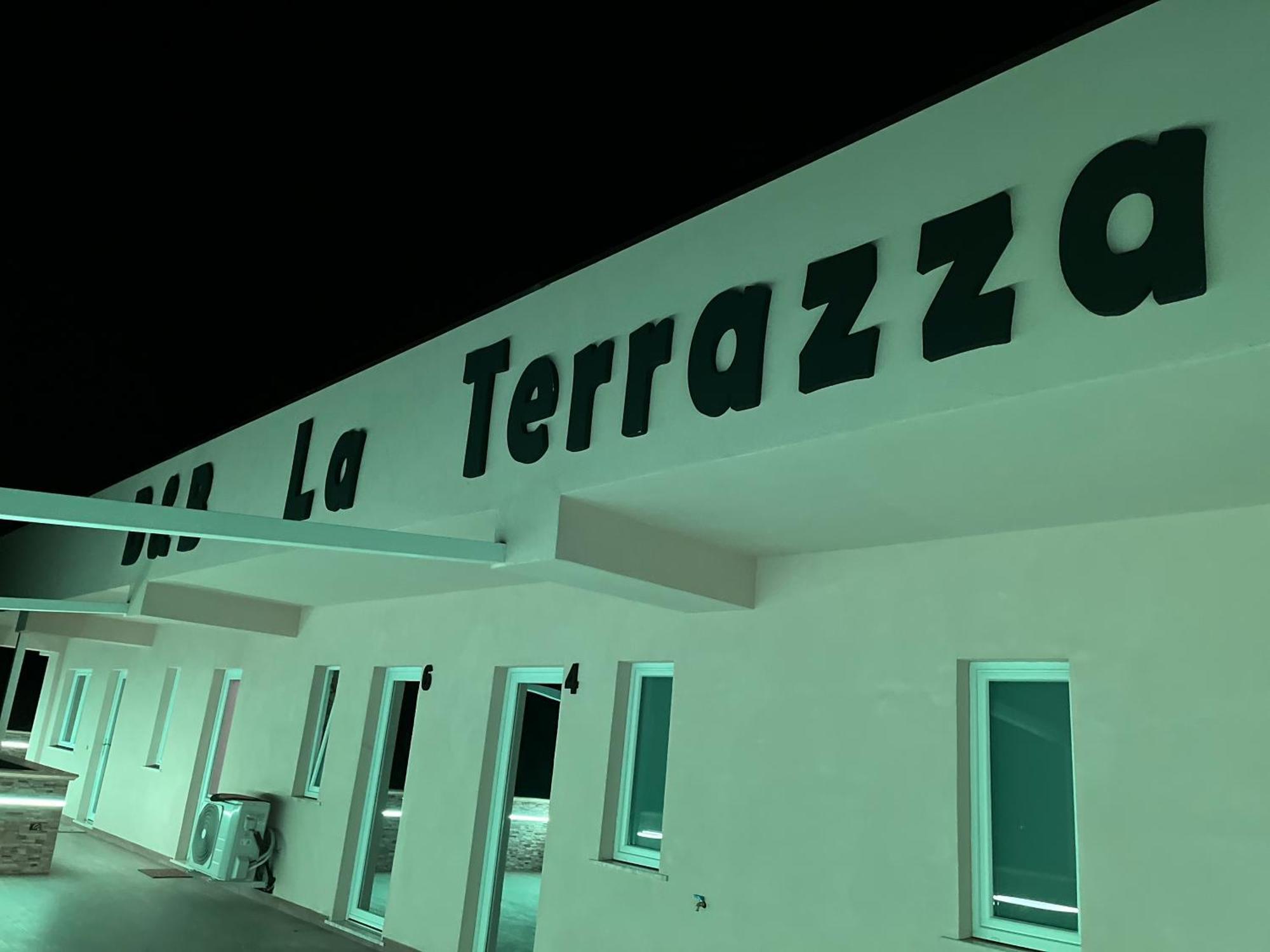 B&B La Terrazza Polifrone 코트로네이 외부 사진