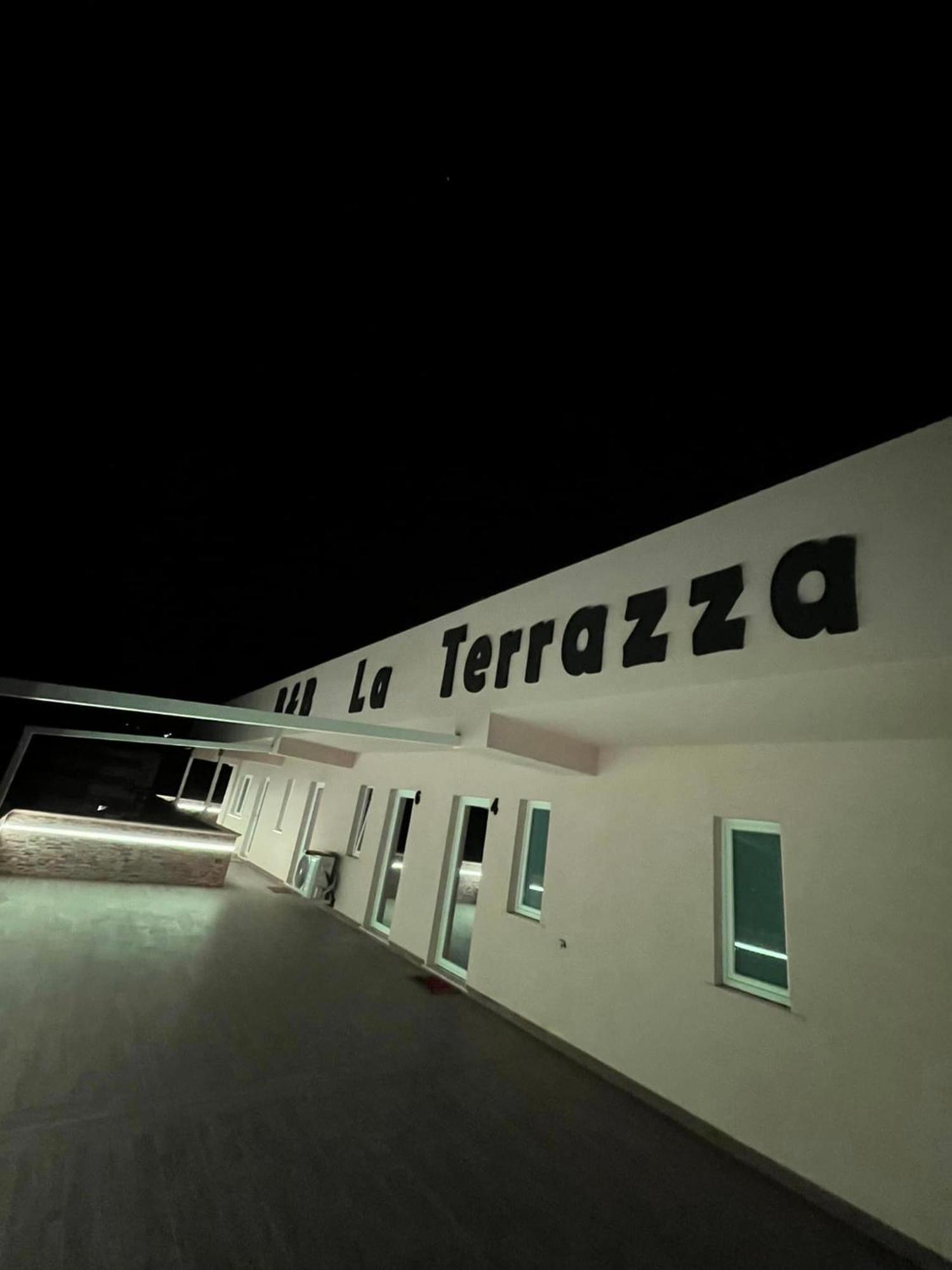 B&B La Terrazza Polifrone 코트로네이 외부 사진